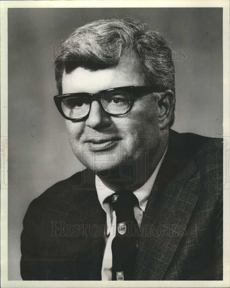 1981 Press Photo Peter B. Clark, President, Chairman - Historic Images
