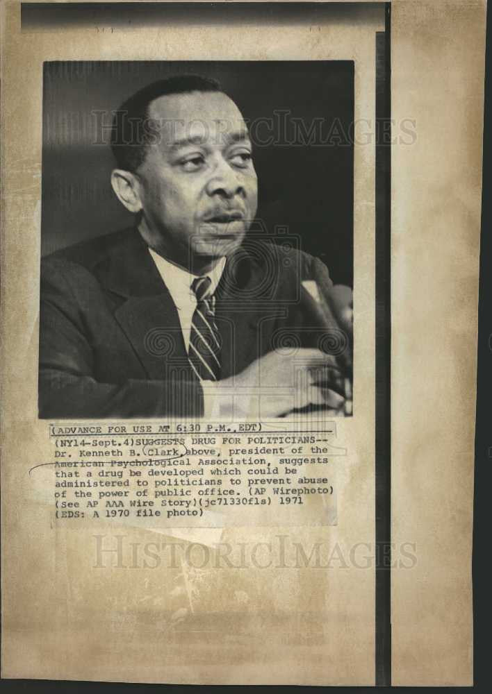 1971 Press Photo Dr. Kenneth B. Clark psychologist APA - Historic Images