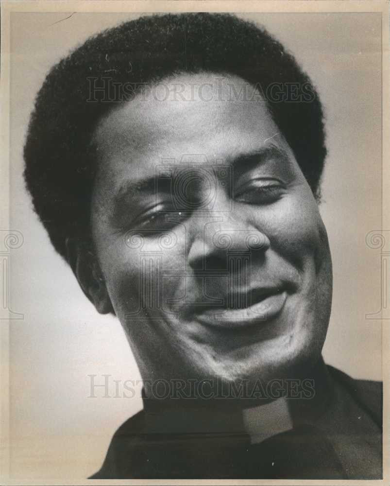 1969 Press Photo Father Donald Clark - Historic Images