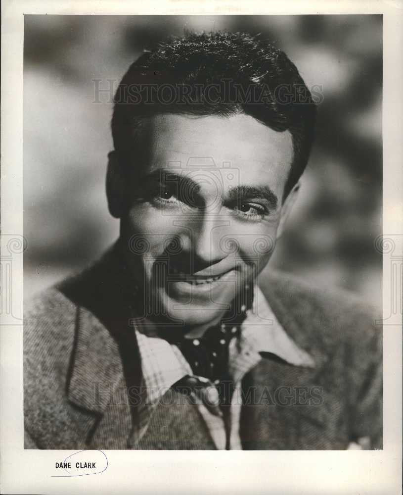 1956 Press Photo Dane Clark American film actor - Historic Images