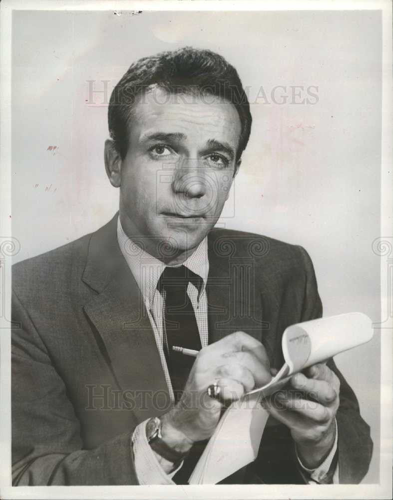 1957 Press Photo Dane Clark film actor Joe Average - Historic Images
