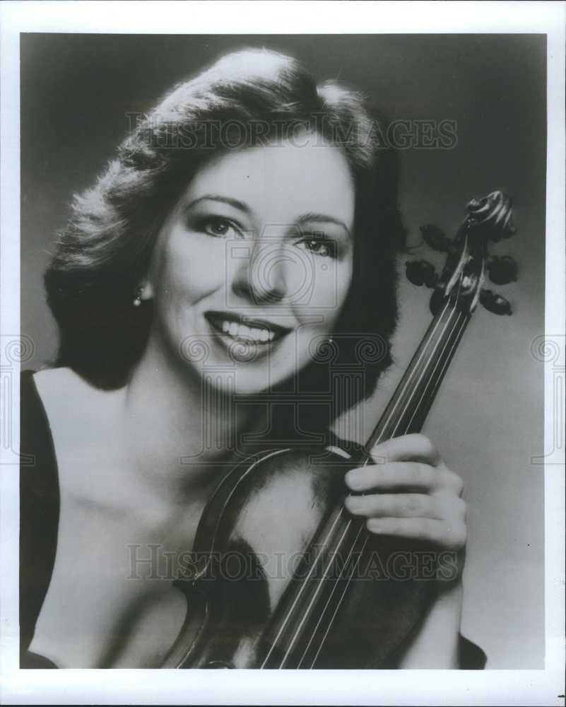 1988 Press Photo Stephanie Chase violin virtuoso - Historic Images