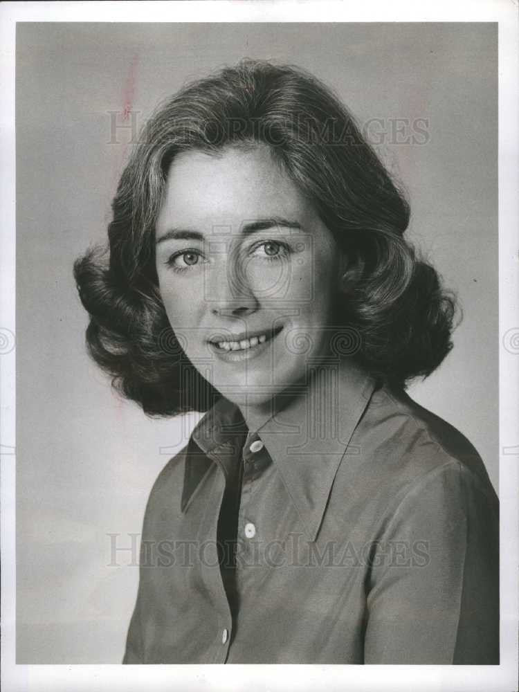 Press Photo Sylvia Chase American Journalist - Historic Images