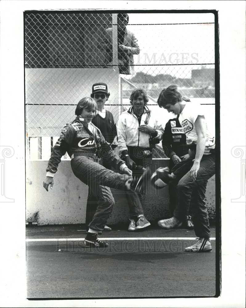 1983 Press Photo michele playing with eddie cheevers - Historic Images