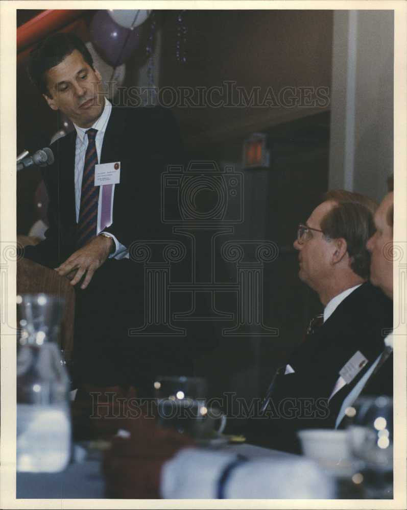 1991 Press Photo Al Checchi chairman Northwest Airlines - Historic Images