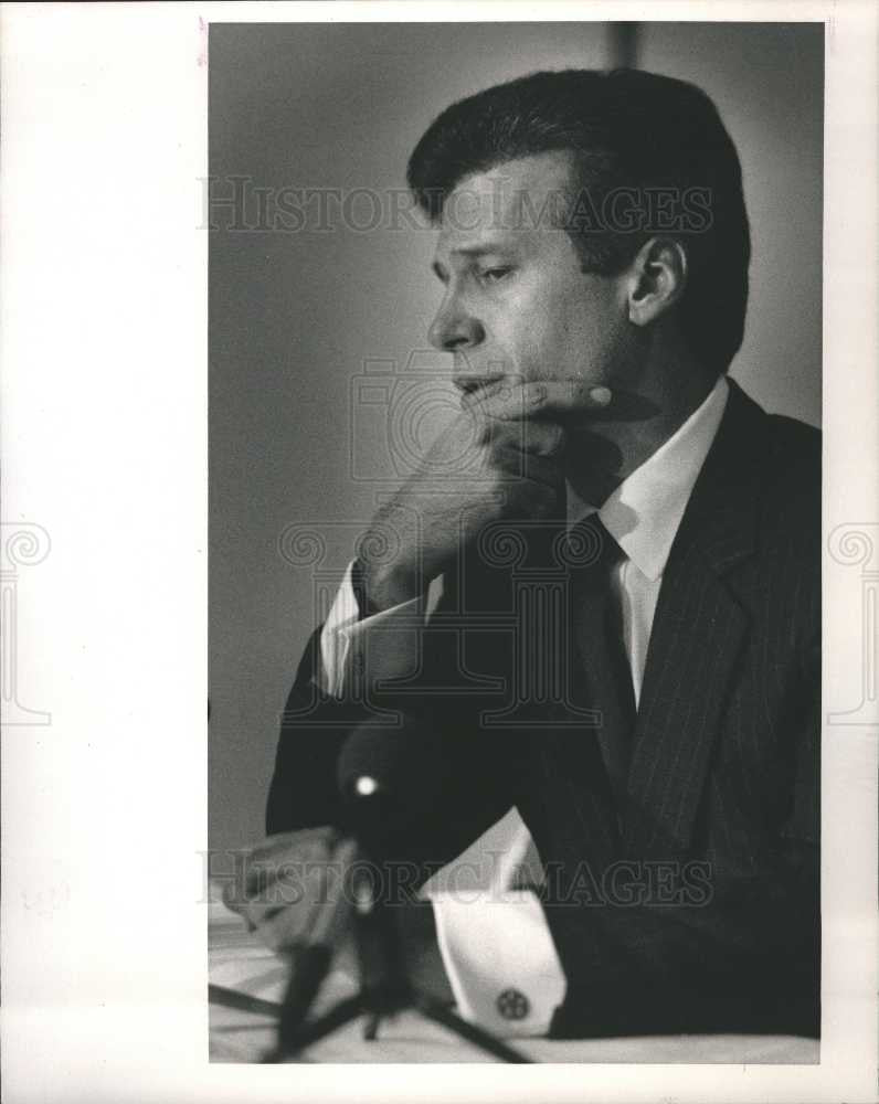 1989 Press Photo Al Checchi chairman Northwest Airlines - Historic Images