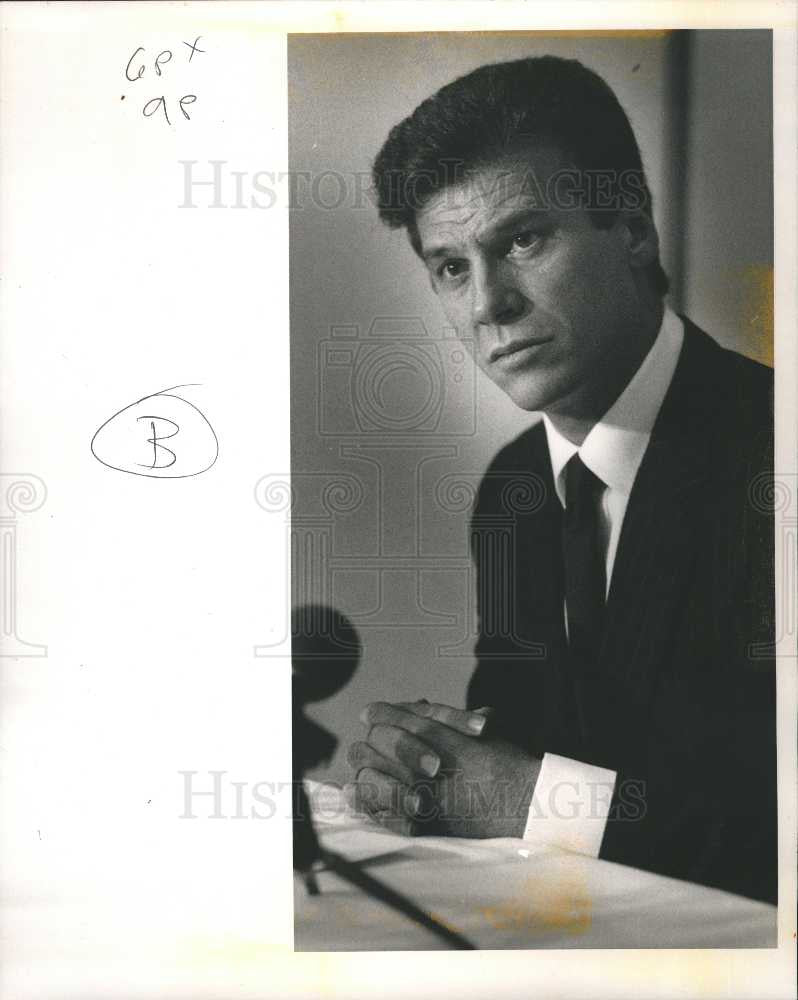 1991 Press Photo Alfred Chceehi - Historic Images