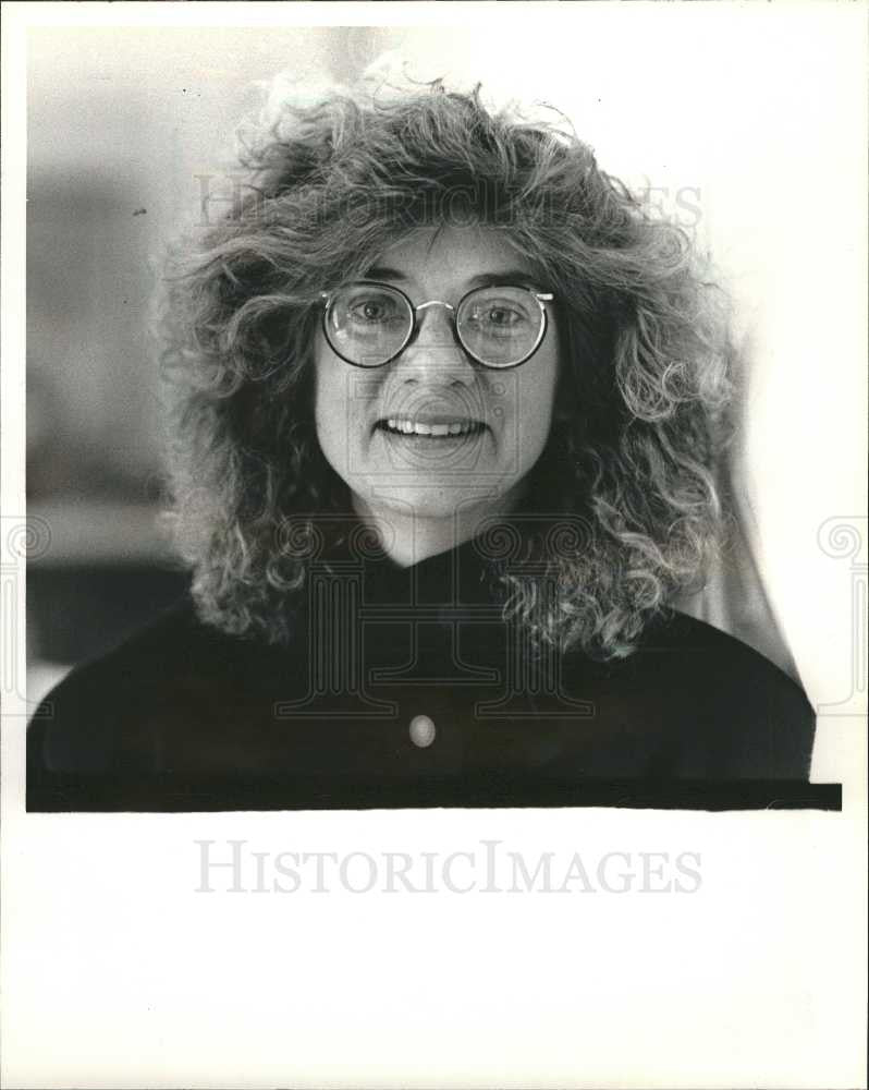 1986 Press Photo Cathaline Cantalupo, Curator - Historic Images