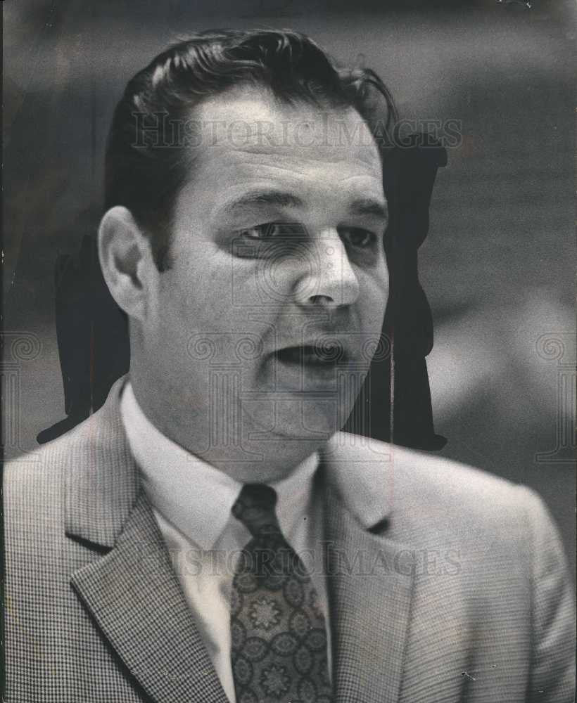 1969 Press Photo Don Canham coach Michigan - Historic Images