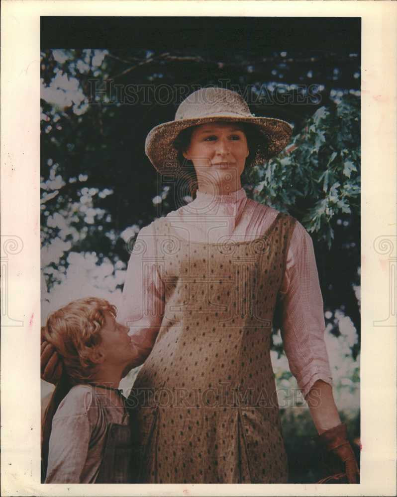 1991 Press Photo Glenn Close Sarah Plain Tall actress - Historic Images