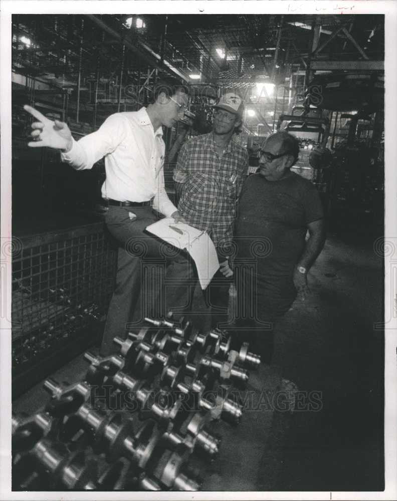 1988 Press Photo Livonia, GM, workers - Historic Images