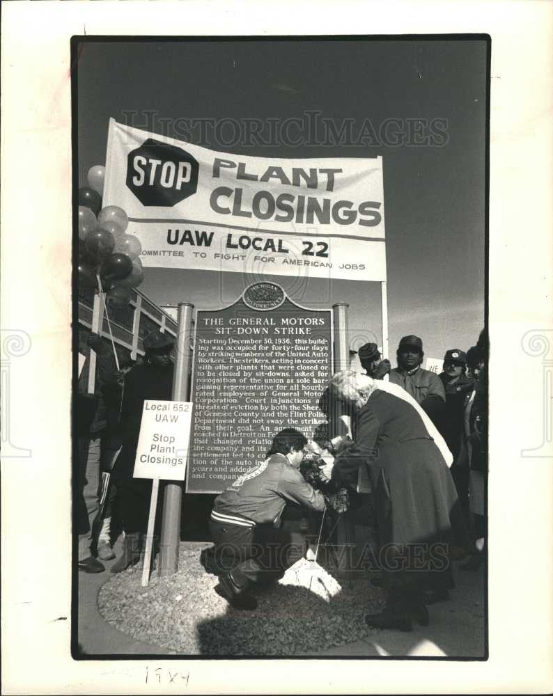 1987 Press Photo UAW General Motors sit-down strike - Historic Images