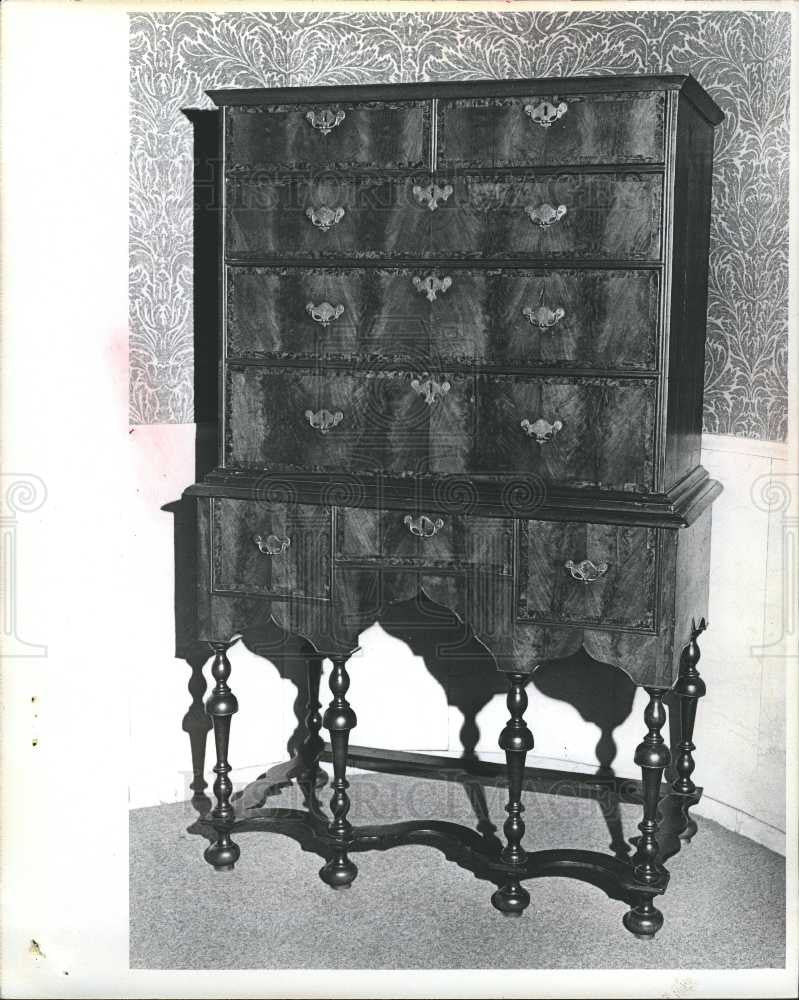 1975 Press Photo furniture antique - Historic Images
