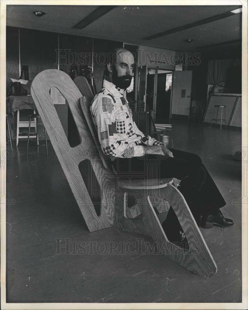 1975 Press Photo the most comfortable chair - Historic Images