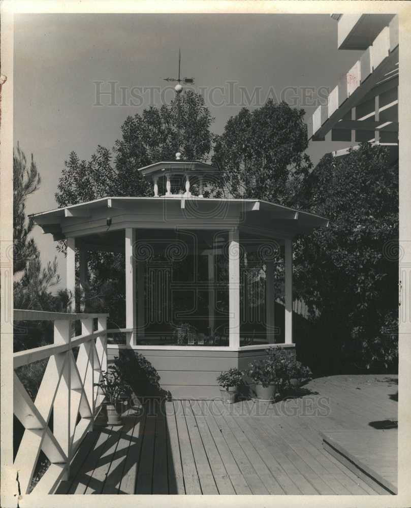 1976 Press Photo gazebo structure pavilion - Historic Images