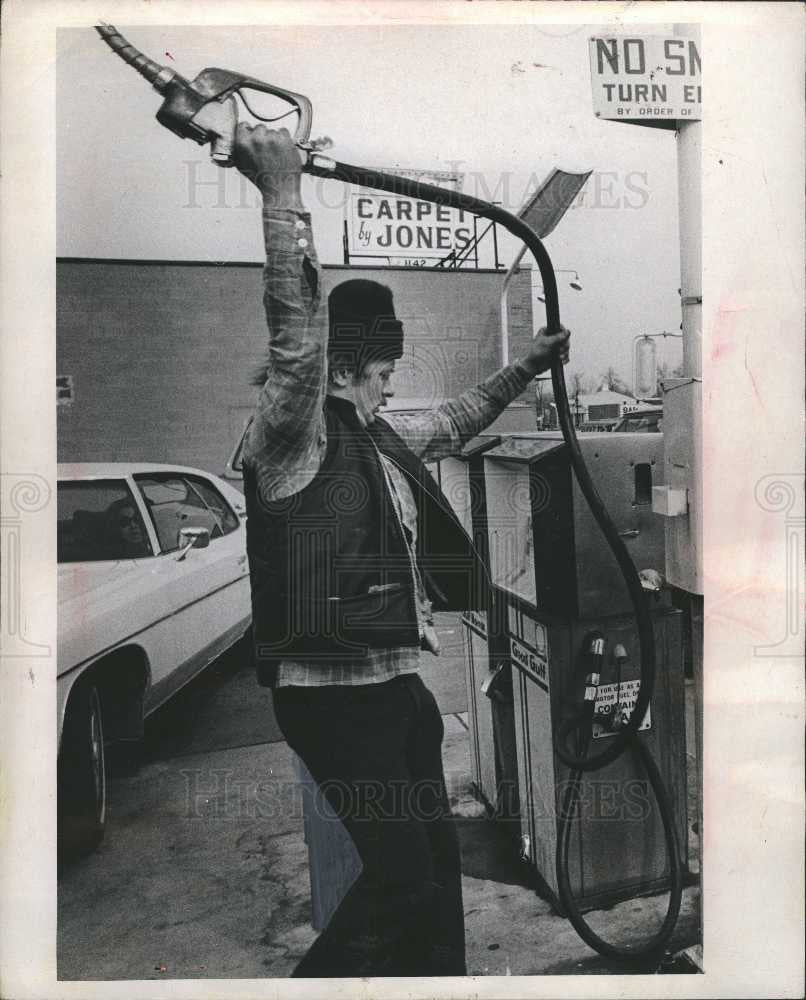 1974 Press Photo Gasoline Station - Historic Images