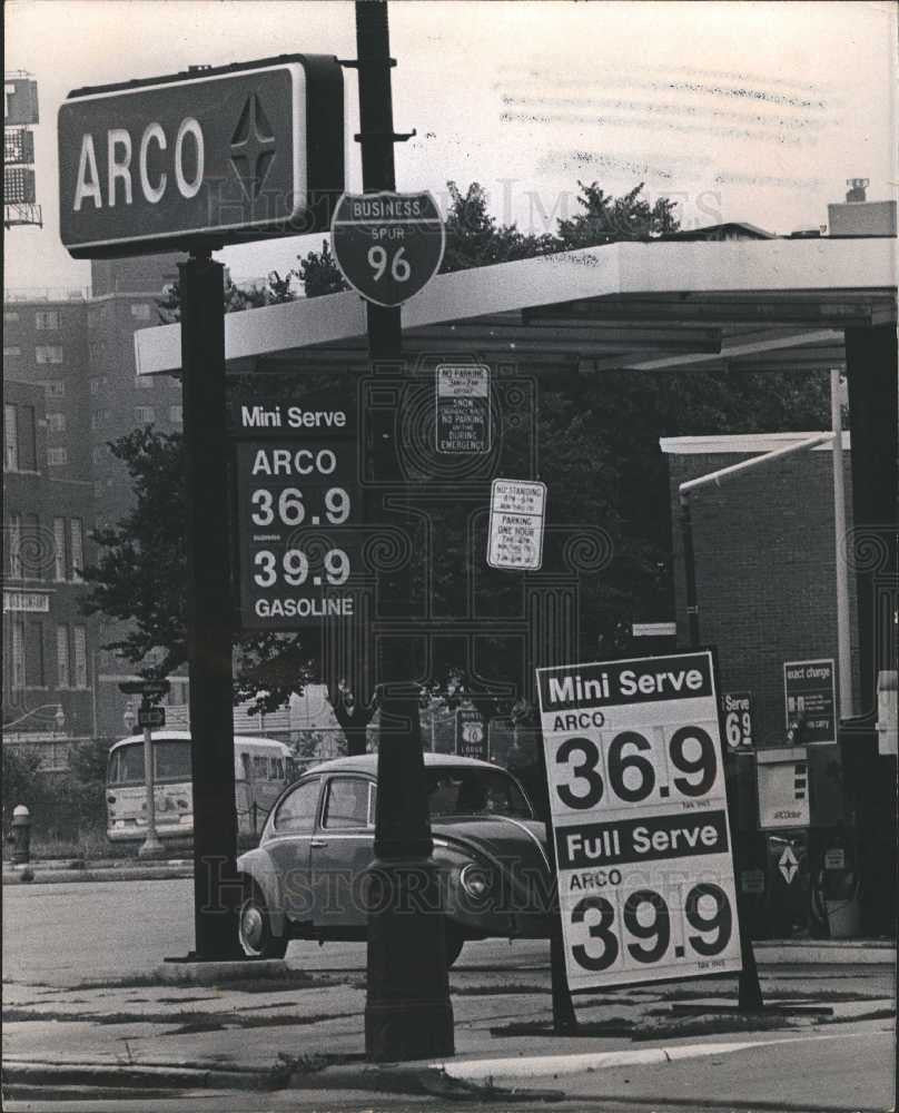 1973 Press Photo Arco gasoline station mini serve - Historic Images