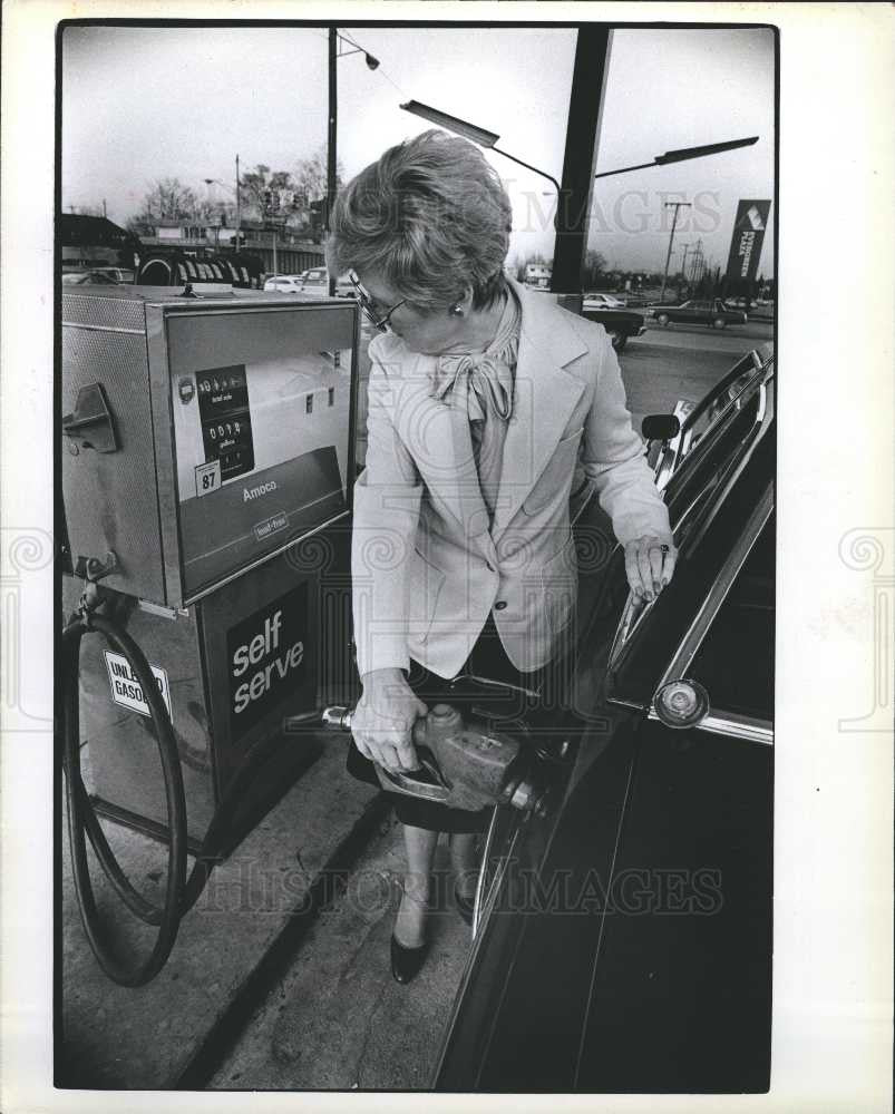 1980 Press Photo Personal Service - Historic Images
