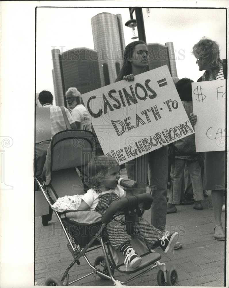 1988 Press Photo Casino foes plan $1.1 million effort. - Historic Images