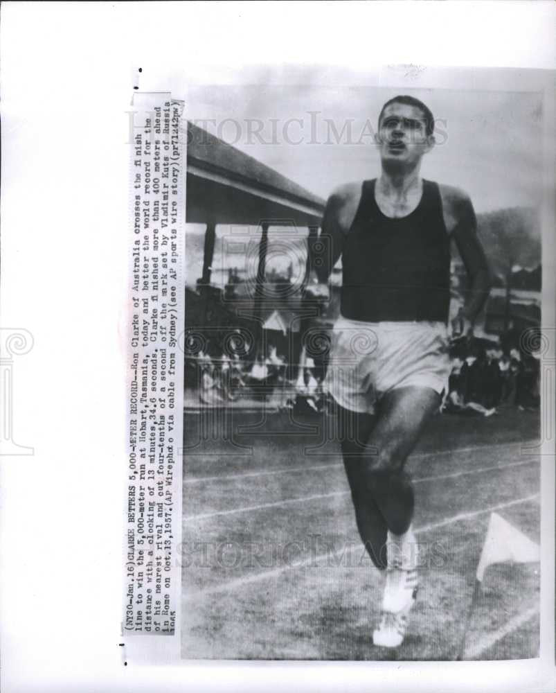 1965 Press Photo Ron Clarke running 5000-meter record - Historic Images