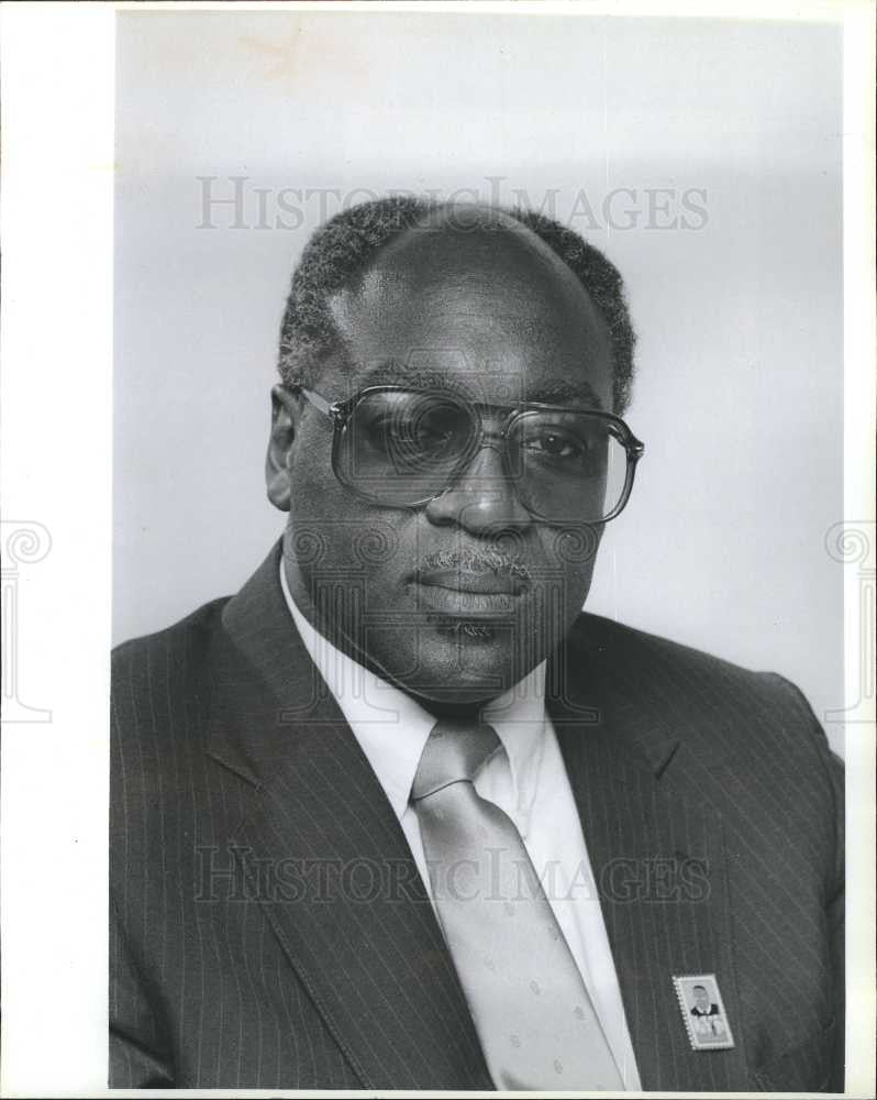 1990 Press Photo Dr. Norman Clement - Historic Images