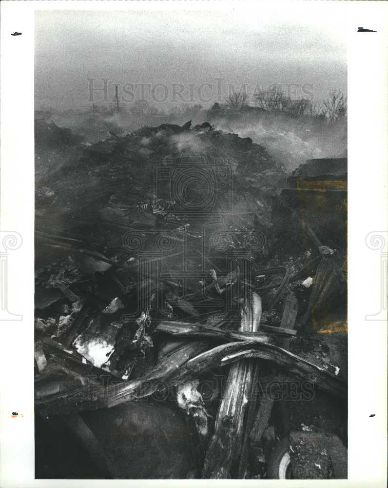 1992 Press Photo Renaissance Recycling yard Harry Glady - Historic Images