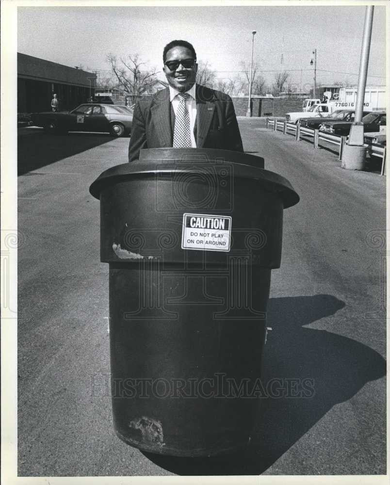 1980 Press Photo garbage collection James Watts - Historic Images