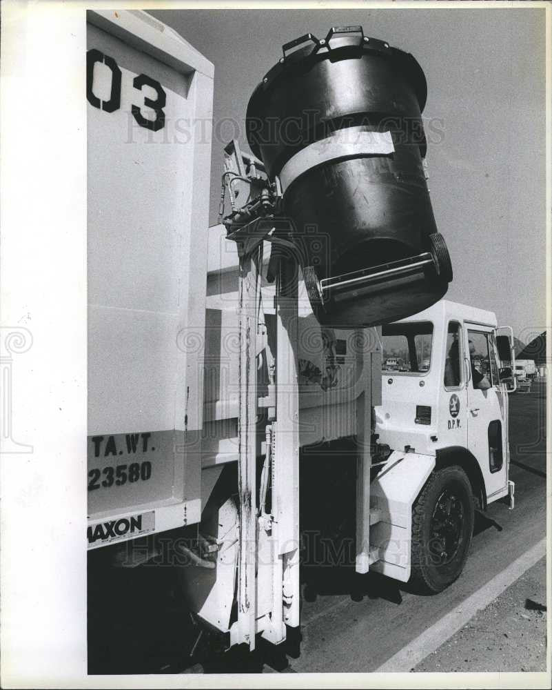1981 Press Photo Garbage Collection - Historic Images