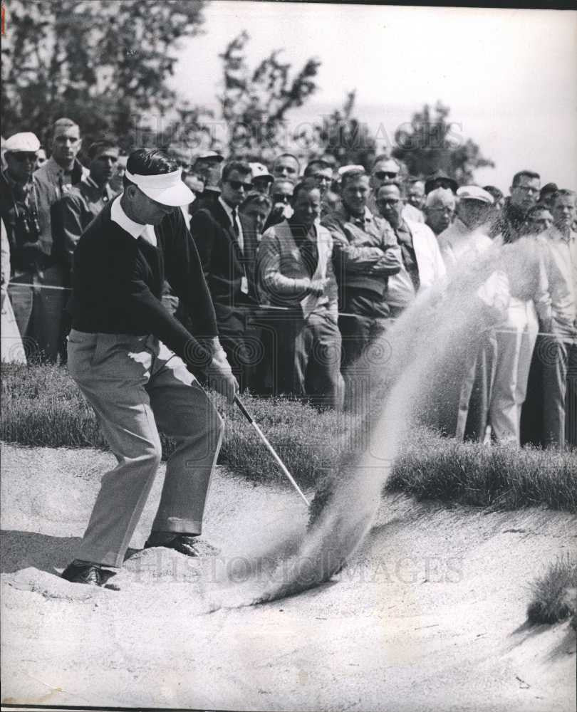 1961 Press Photo Jack Fleck golfer sand trap - Historic Images