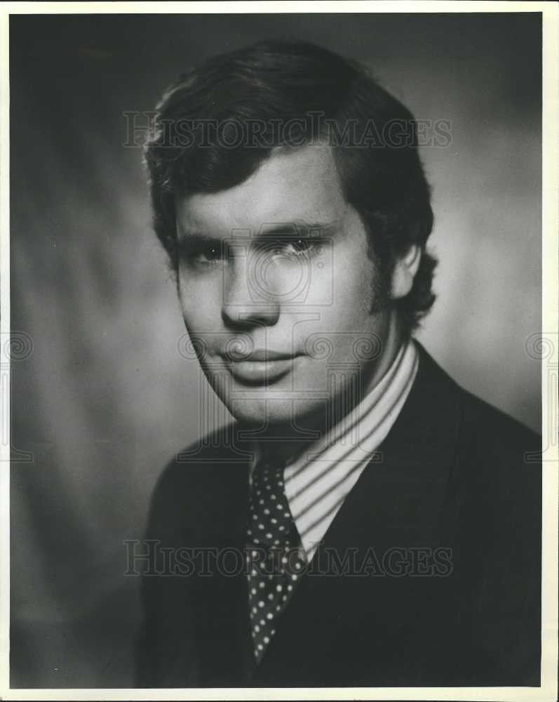1981 Press Photo Donald Fleming Lord Taylor Stores - Historic Images