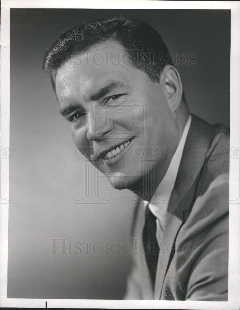 1967 Press Photo Art Fleming host Jeopardy - Historic Images