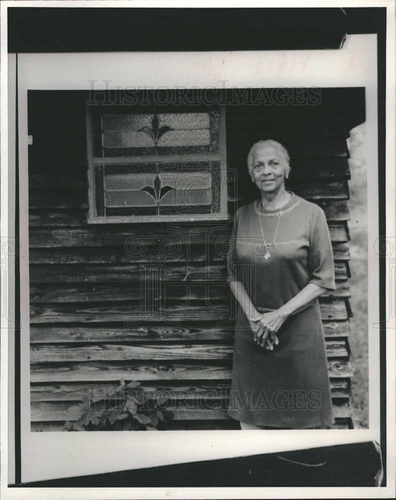 1984 Press Photo Dr. Lena Edwards migrant clinic Howard - Historic Images