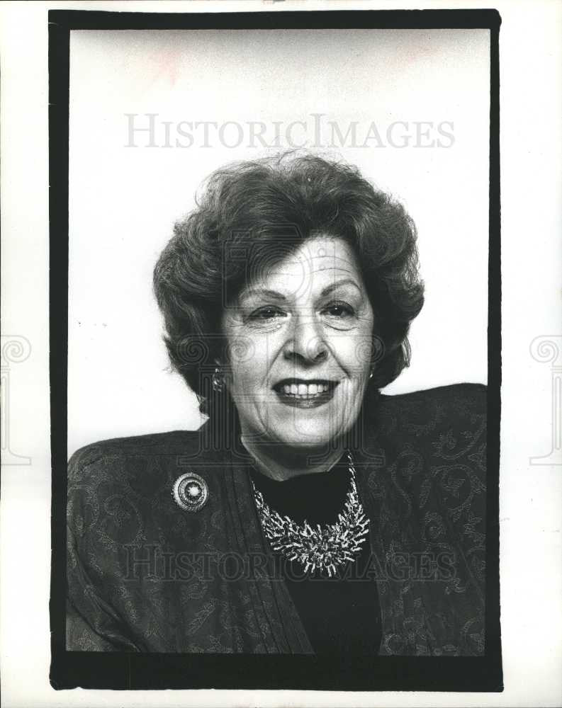 1990 Press Photo Anne Edwards author Royal Sisters - Historic Images