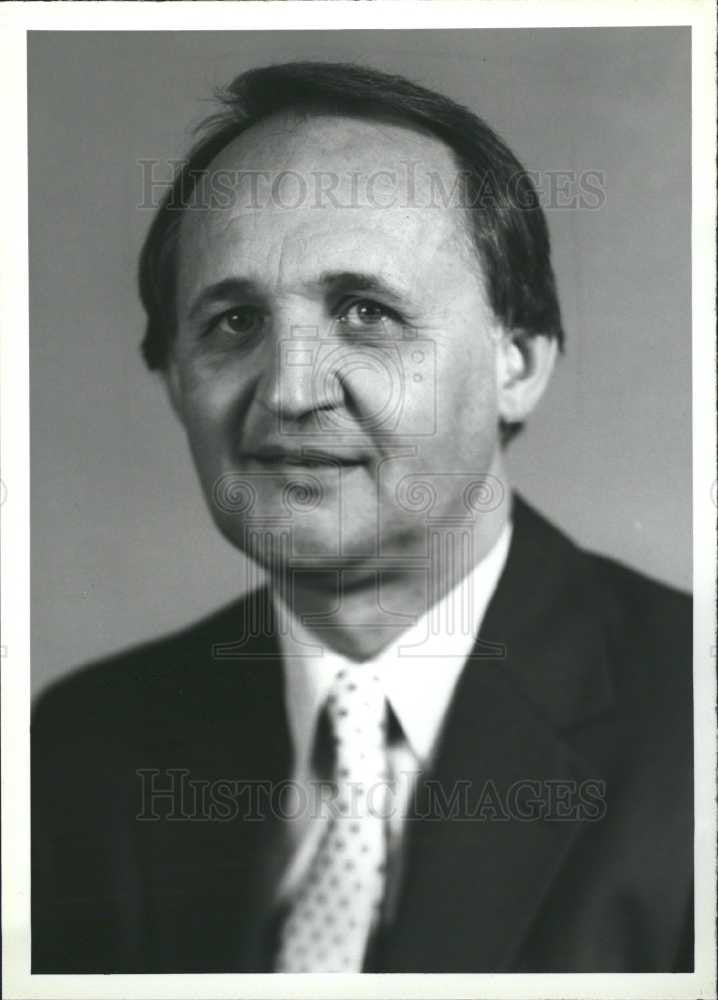 1987 Press Photo Eible GM director of field operations - Historic Images