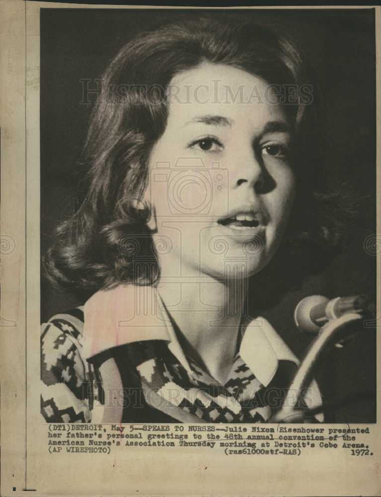 1972 Press Photo Julie Nixon Eisenhower Nurse Detroit - Historic Images