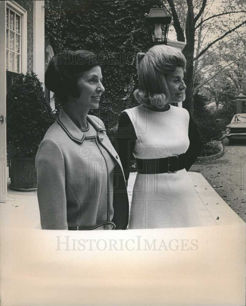 1967 Press Photo Ladies - Historic Images
