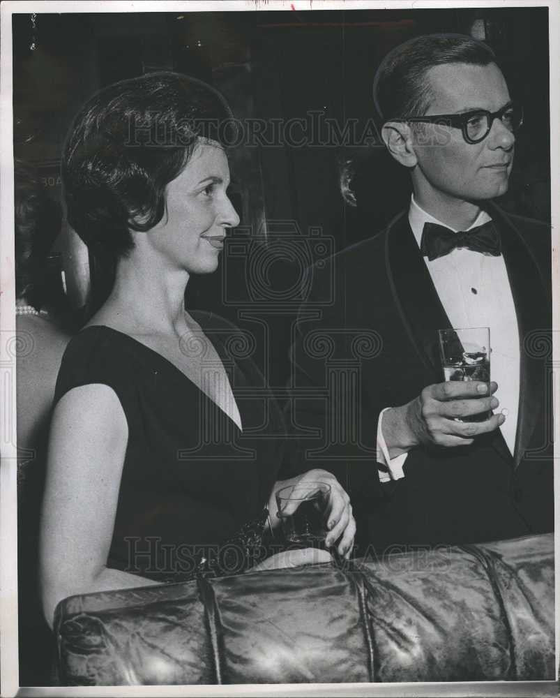 1966 Press Photo Mrs.Sixten Ehrling  James Hicks - Historic Images