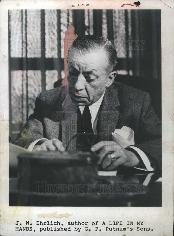 1965 Press Photo J.W.Ehrlich author A LIFE IN MY HANDS - Historic Images