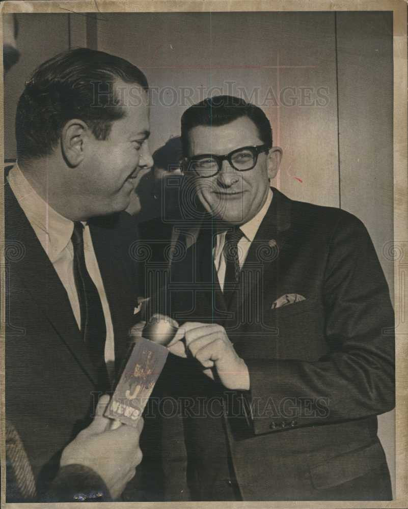 1967 Press Photo Cavanagh and Ferency - Historic Images