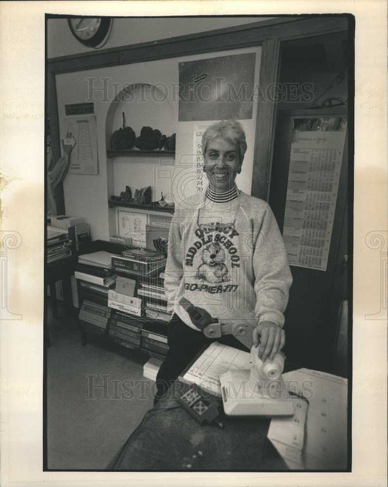 1989 Press Photo Sharon Ferris science teacher robot - Historic Images