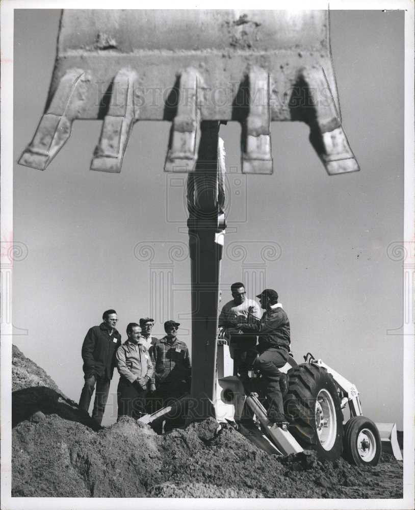 1966 Press Photo Ford Tractor with Backhoe - Historic Images