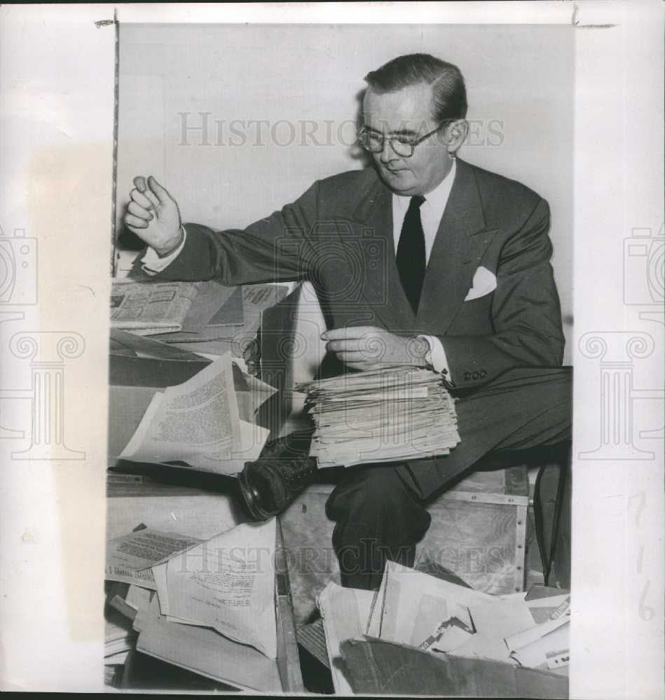 1951 Press Photo arthur vanderberg senator documents - Historic Images