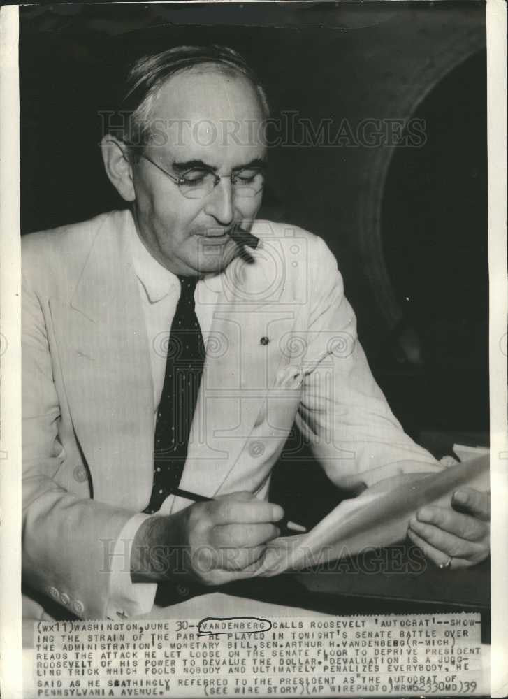 1939 Press Photo Sen. Arthur H. Vandenberg cigar - Historic Images