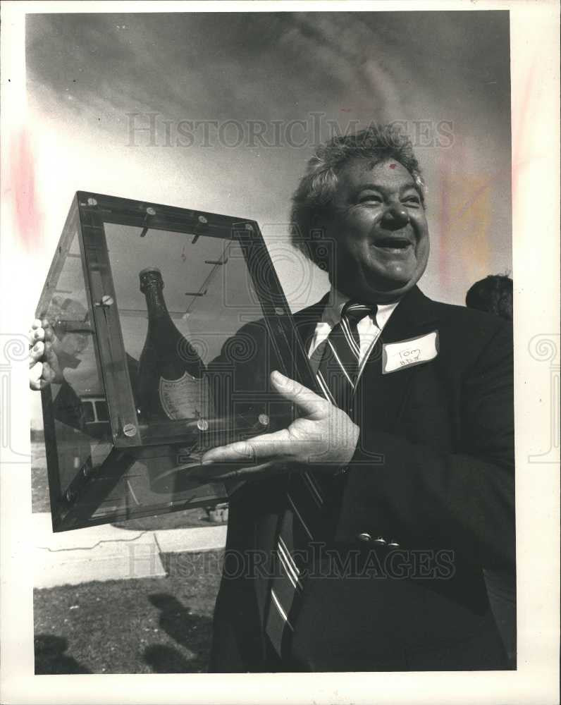 1987 Press Photo BDS president Thomas Taut Dom Perignon - Historic Images