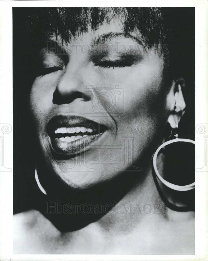 1994 Press Photo Roberta Flack a Palace - Historic Images