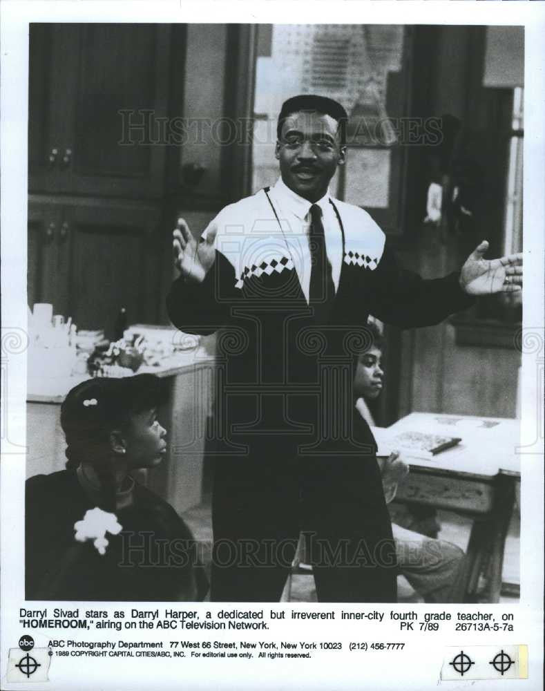 1989 Press Photo Darryl Sivad comedian photographer - Historic Images