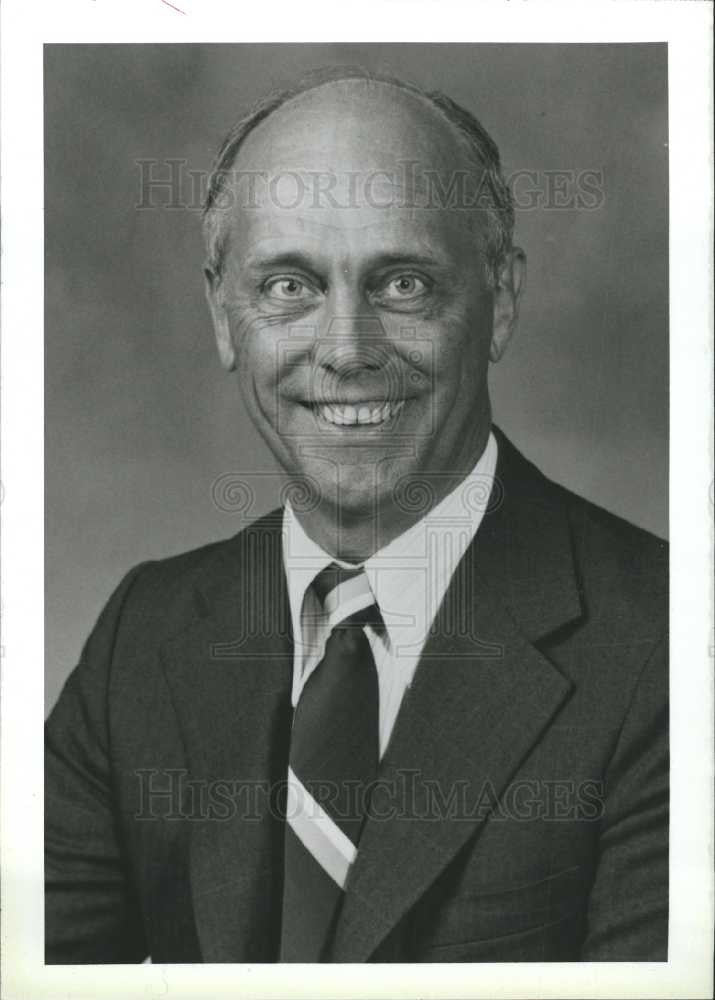 1987 Press Photo Bernard Butcher Dow Chemical Corp. - Historic Images