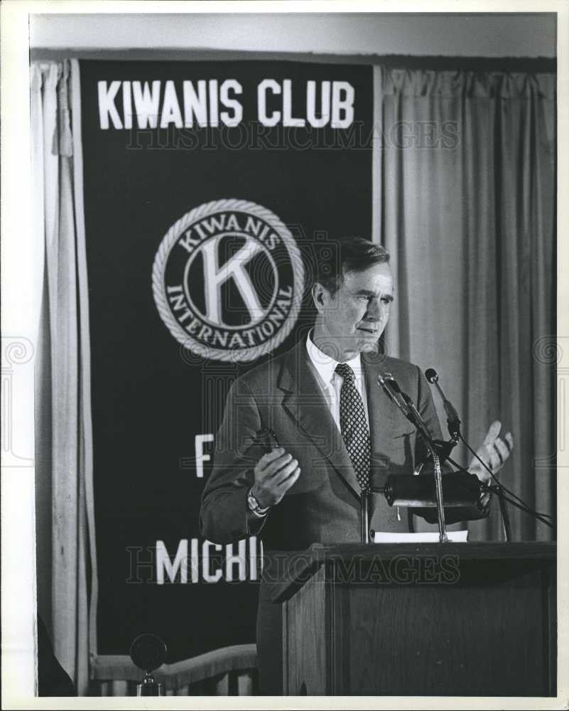1980 Press Photo George H.W. Bush speech Kiwanis Flint - Historic Images
