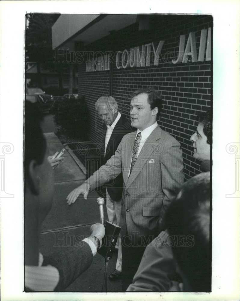1986 Press Photo Scott Skiles Michigan Marshall jail - Historic Images