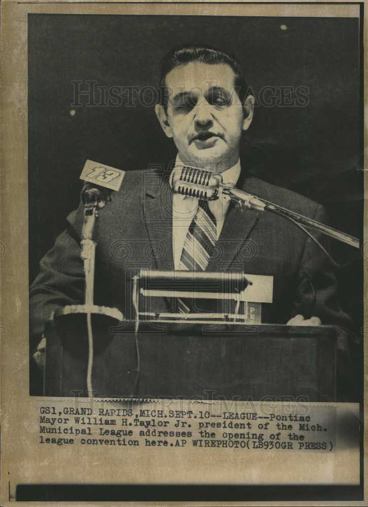 1969 Press Photo Pontiac Mayor William H. Taylor league - Historic Images